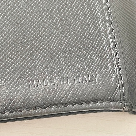 Prada black Tessuto nylon triangle logo medium trifold snap wallet vintage - Picture 9 of 12